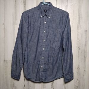 American Eagle Men’s XS Button Down Chambray Shirt